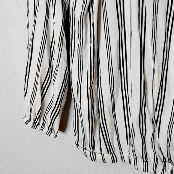 Torrid blouse - Picture 3 of 11